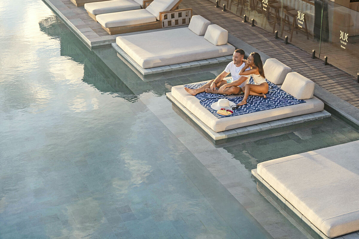 TUI Blue Berawa auf den Malediven - Infinity-Pool