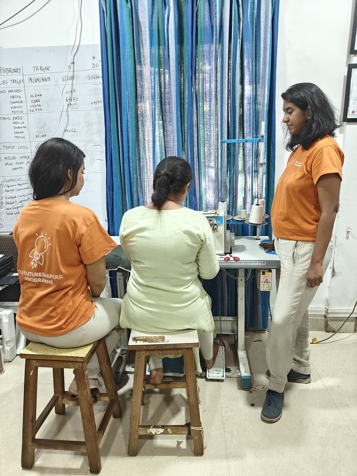 TUI Futureshapers Global - sustainable weaving at PashooPakshee