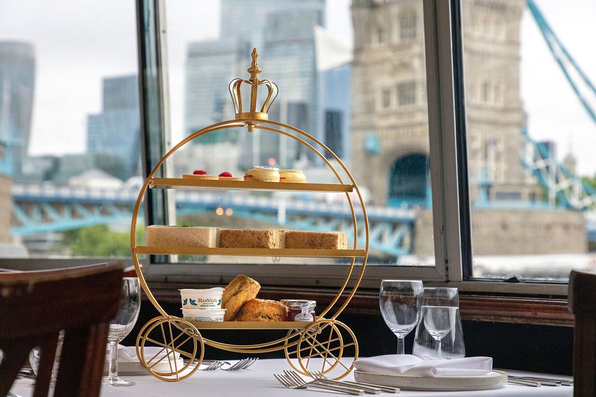 London Flusskreuzfahrt mit Afternoon Tea oder Zwei-Gänge Menü