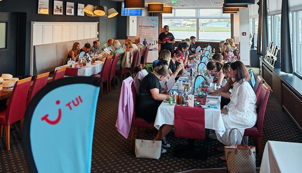 TUI Hautnah machte Station am Flughafen Salzburg