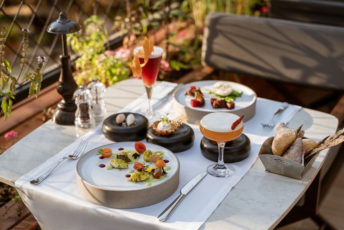 Dine & Discover