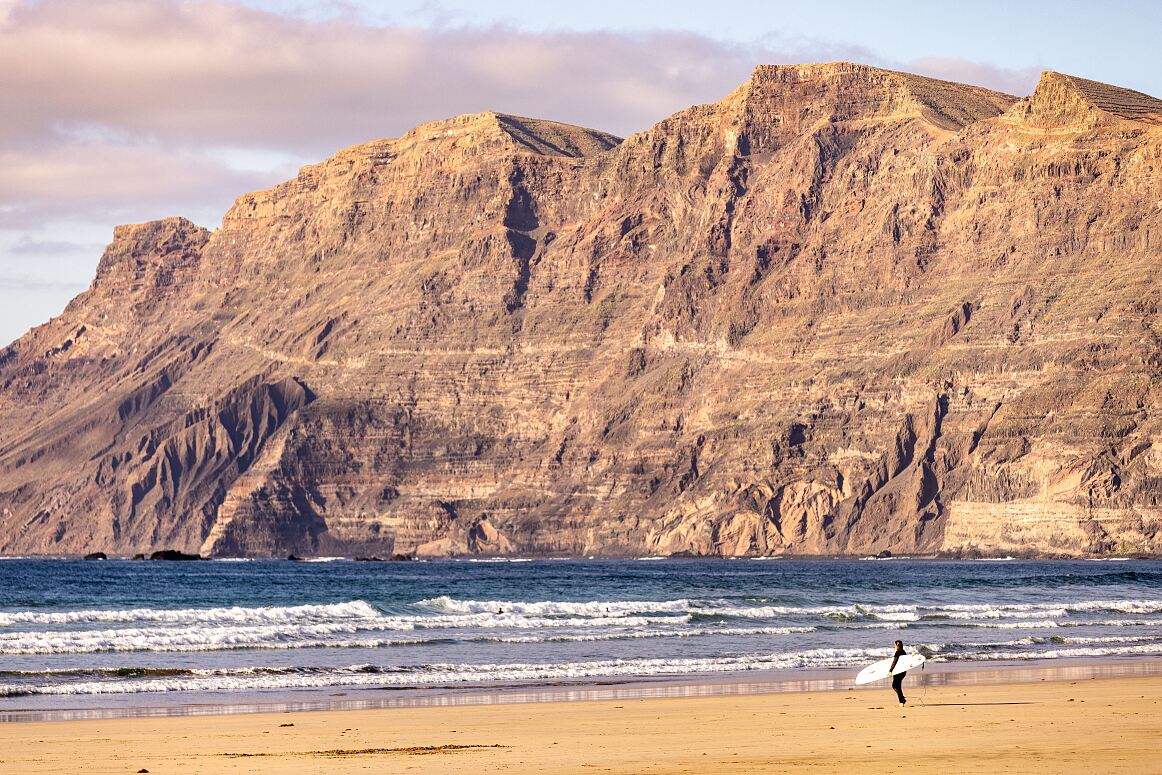 TUI hat das Flugangebot auf die Kanarischen Inseln mit z.B. zwei wöchentlichen Flugverbindungen nach Lanzarote ausgebaut