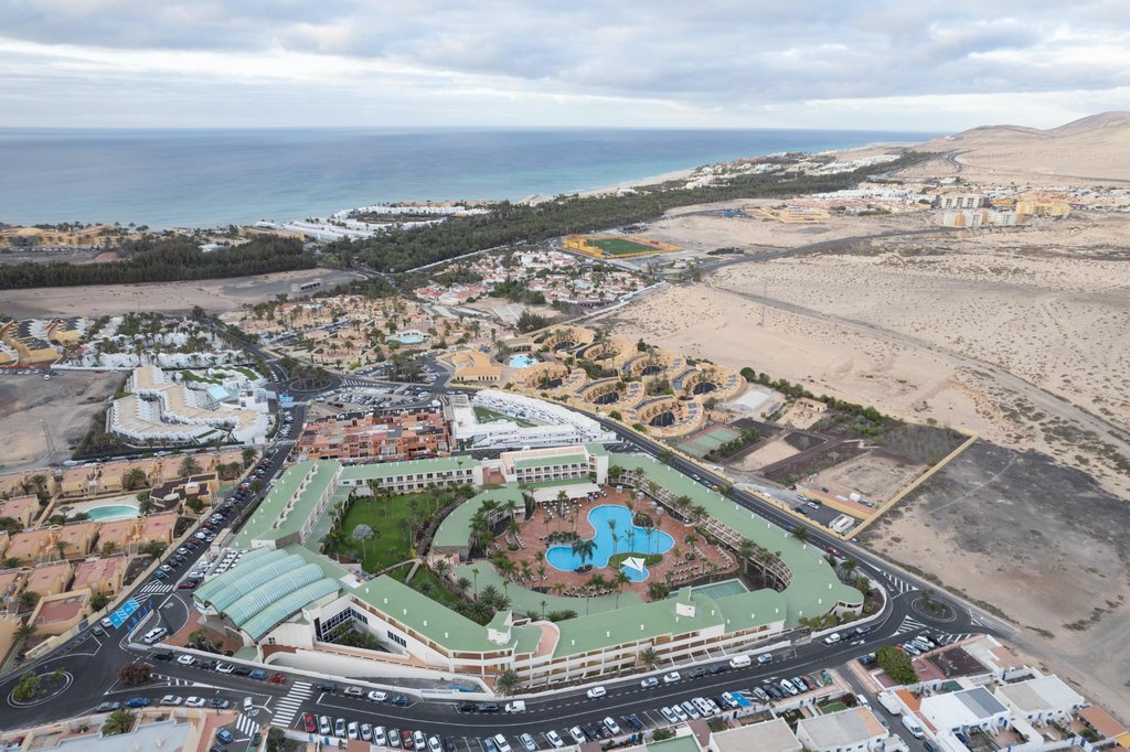 Auf Fuerteventura ist das Vier-Sterne-Hotel TUI Suneo Drago Park neu im Programm für preisbewusste Urlauber. 