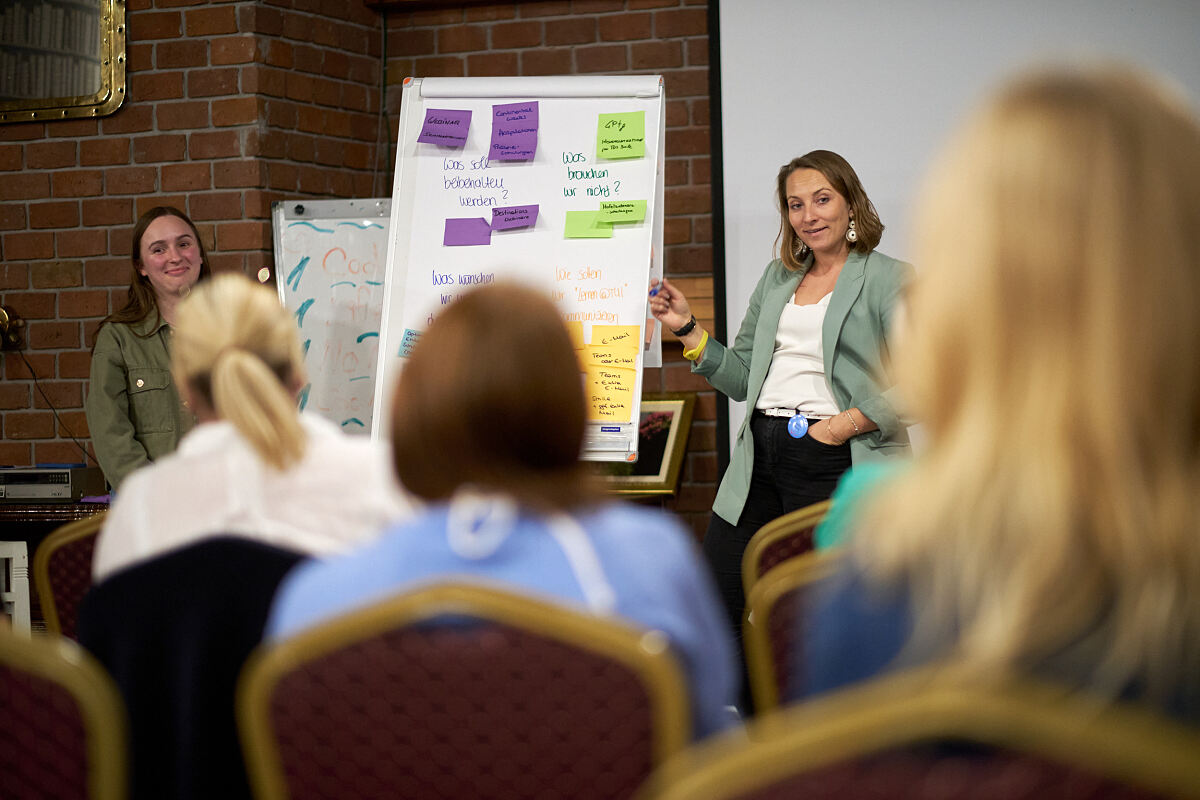 Bei zahlreichen Workshops konnten sich die Mitarbeitenden in Kleingruppen austauschen