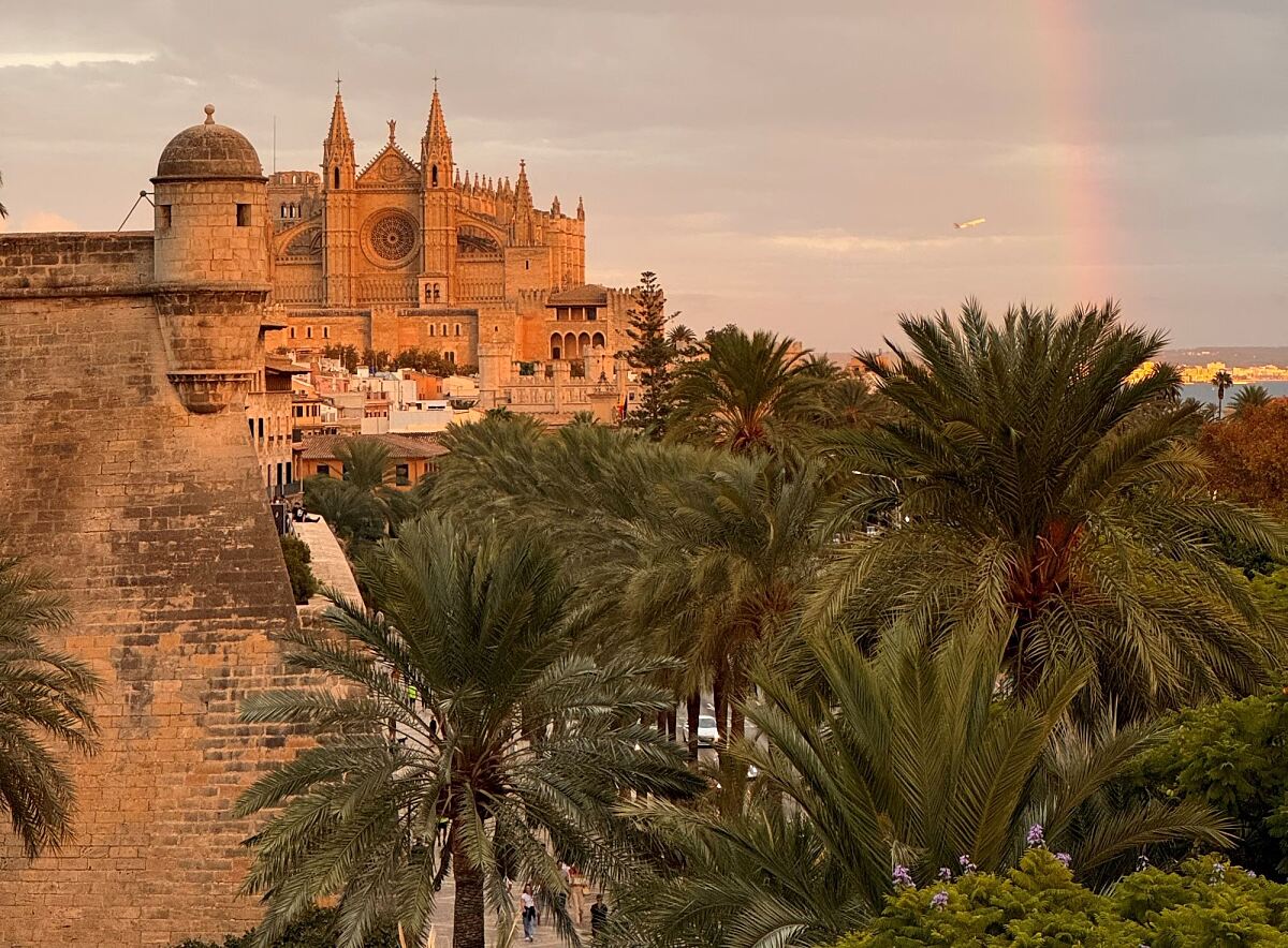 Palma - Blick auf die Kathedrale bei der airtours Seminarreise in Mallorca