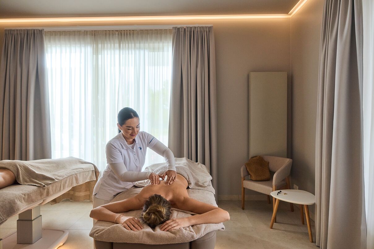 RCFS_WELLFIT-SPA-Treatment_15840_WOL