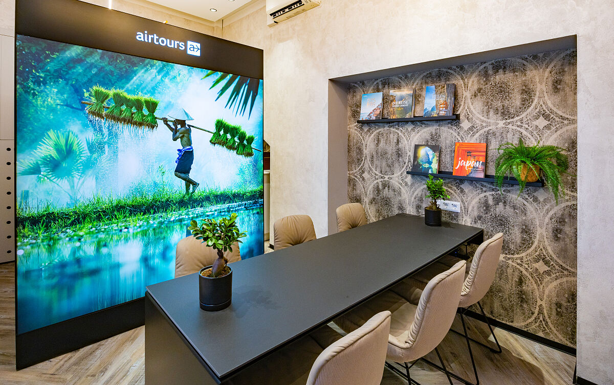Die airtours travel boutique in Graz ist im Loungestil konzipiert