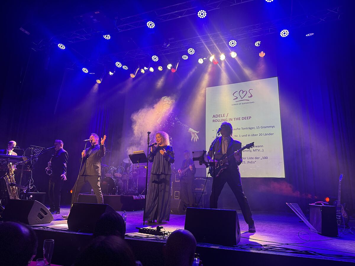 Songs of Superstars Konzertshow im Wiener Orpheum