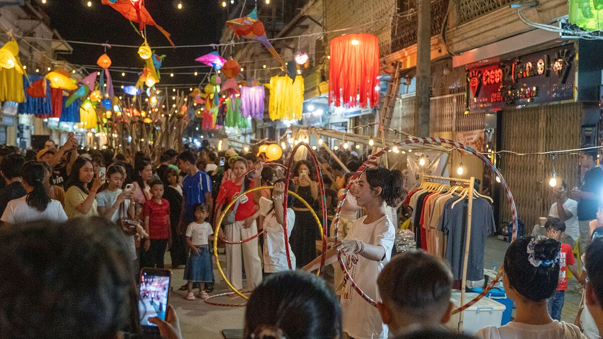 TUI Colourful Cultures Battambang - tourists can visit the Phare Ponleu Selpak circus in Siem Reap