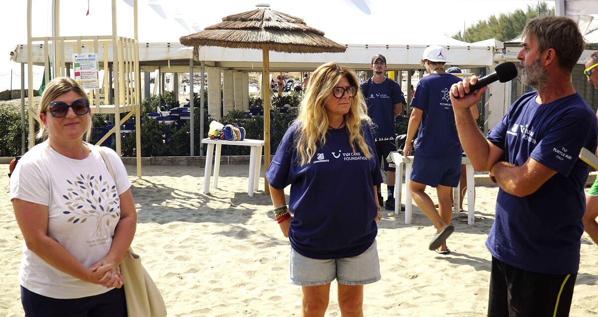 TUI Turtle Aid Italy - conservation awareness in the beach